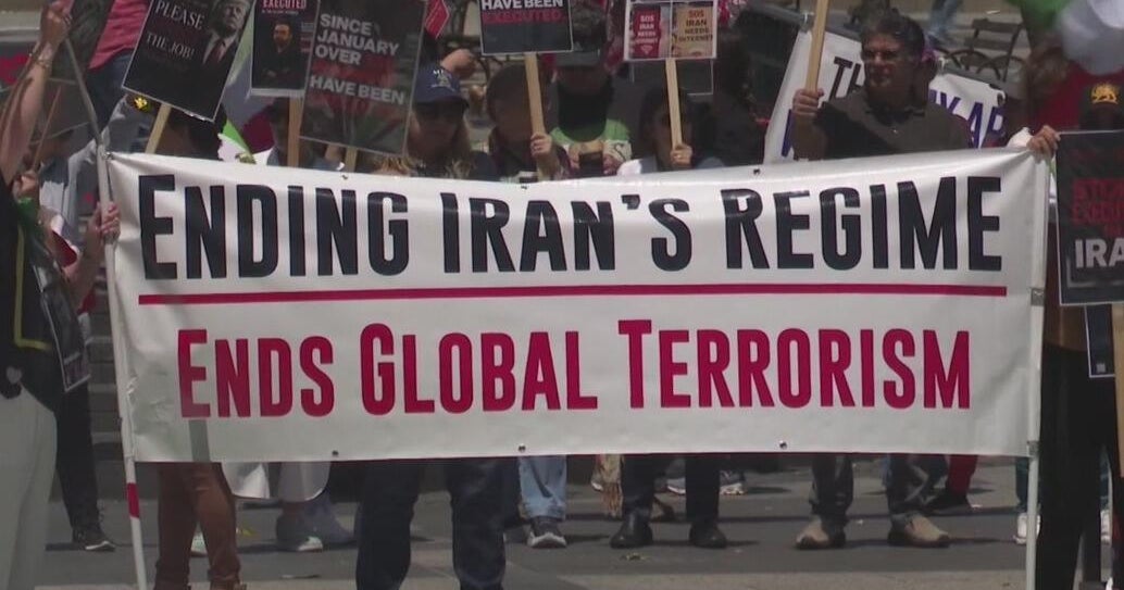 Iranian Americans at San Francisco rally oppose immediate end to war in Iran