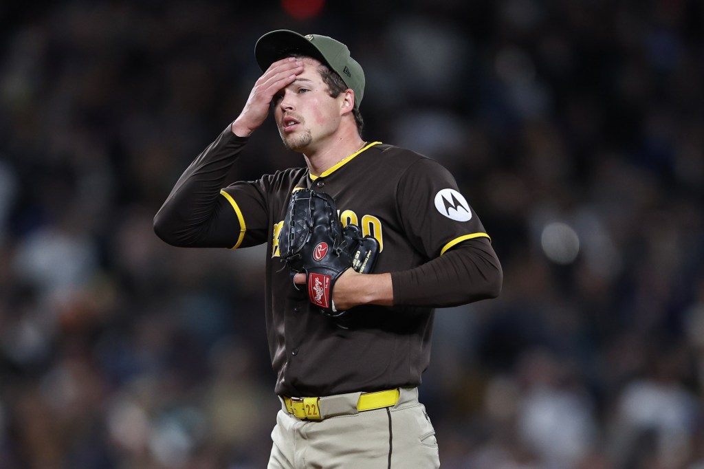 Padres manufacture runs, prevent runs, hold on for series-opening win over Mariners