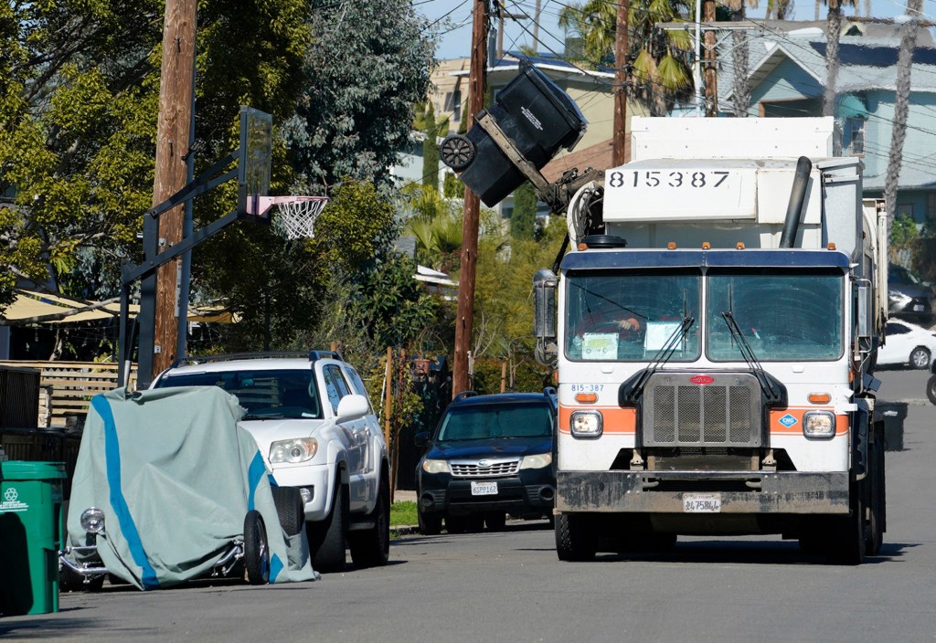 San Diego OKs settlement on trash pickup fees, Balboa Park paid parking – San Diego Union-Tribune