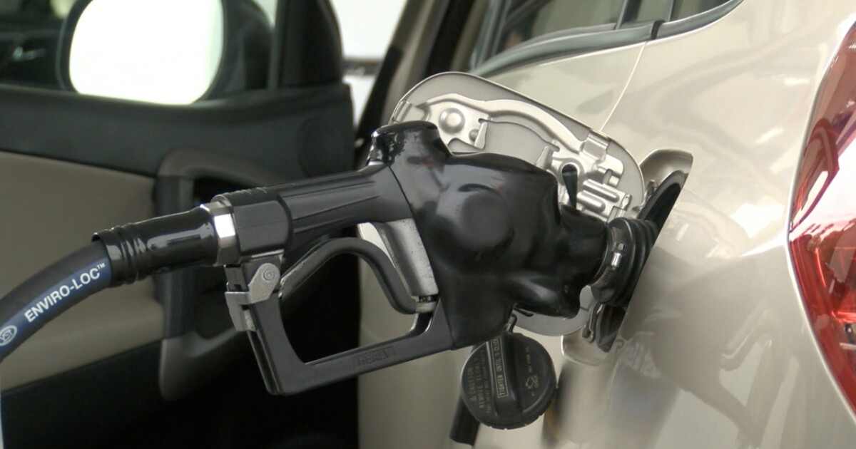 San Diego County gas prices on a slight downward trend
