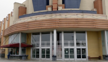 Man arrested for bringing BB gun into Bakersfield movie theater