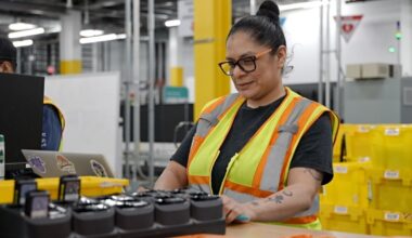 From homelessness to leadership: Bakersfield Amazon employee shares journey