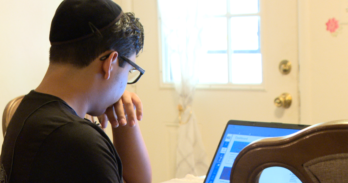 Bakersfield 16 year old went from falling behind to graduating ahead online