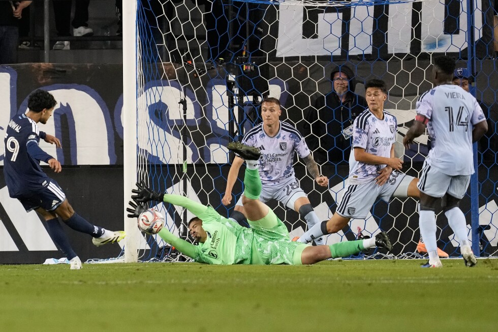 Berhalter scores in the 76th minute for Whitecaps in 1-1 tie with MLS-leading Earthquakes