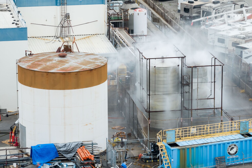 California authorities trying to avoid damaged chemical tank explosion or leak