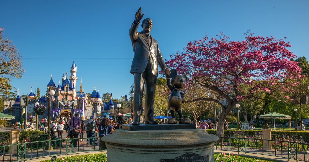 Disney fans may soon get to order Disney-themed license plates that help children's hospitals