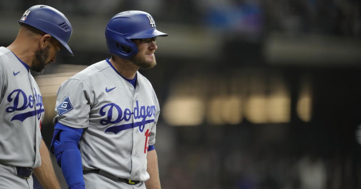 Dodgers lose to Brewers, avoid bigger Max Munch injury problem