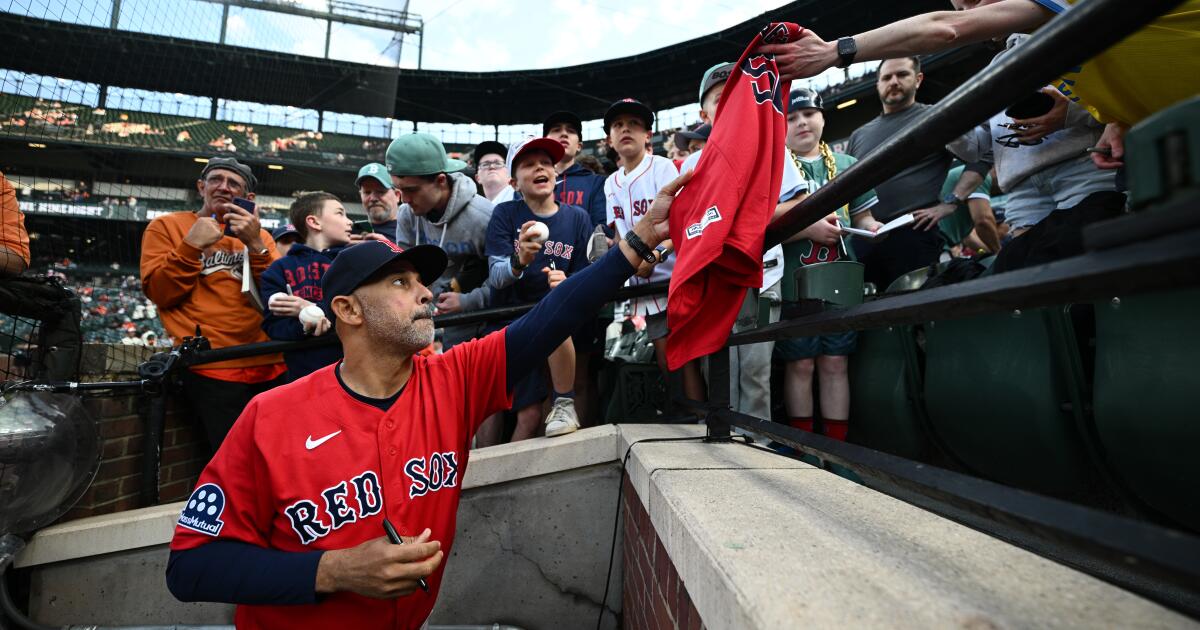 Ex-Dodger Alex Cora's rollercoaster departure from Red Sox explained