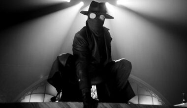 'Spider-Noir' review: Spider-Man remixed with Humphrey Bogart