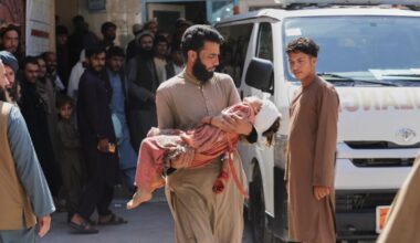 Truck carrying returning refugees crashes in eastern Afghanistan, killing 22