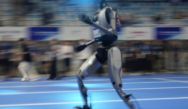 Robotics startup plans to build 10,000 home robots in California in the coming year