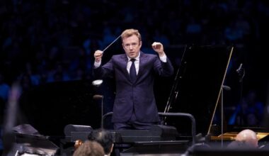 Los Angeles Philharmonic names Daniel Harding its next music director
