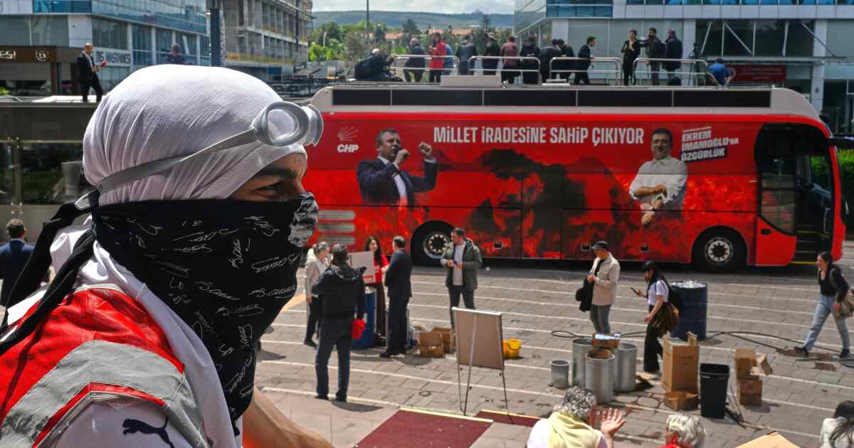 Turkish police storm offices of main opposition party