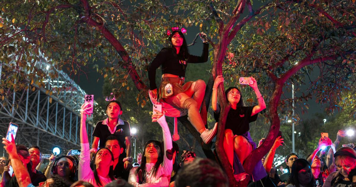 BTS brings K-pop frenzy to Mexico