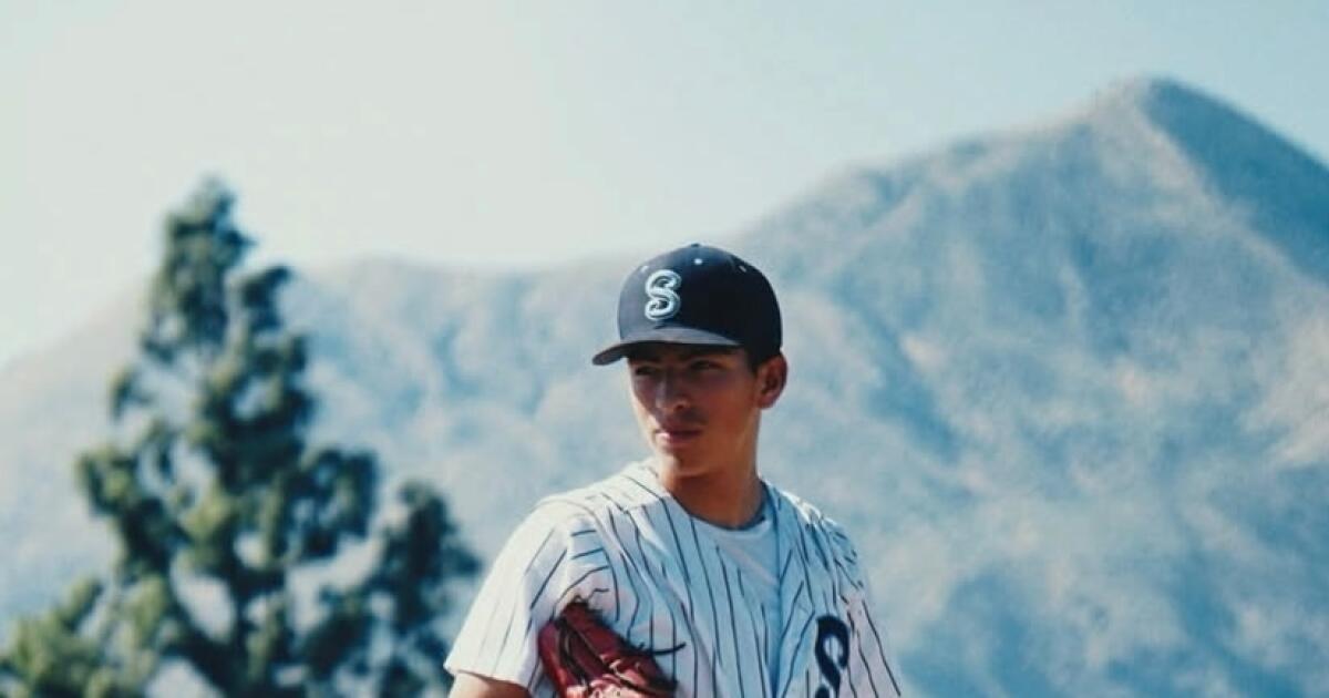 Prep talk: Matthew Torres and Chris Fields salute their moms