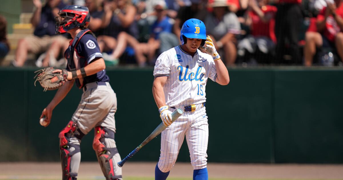NCAA title hopeful UCLA baseball stunned in loss to Saint Mary's