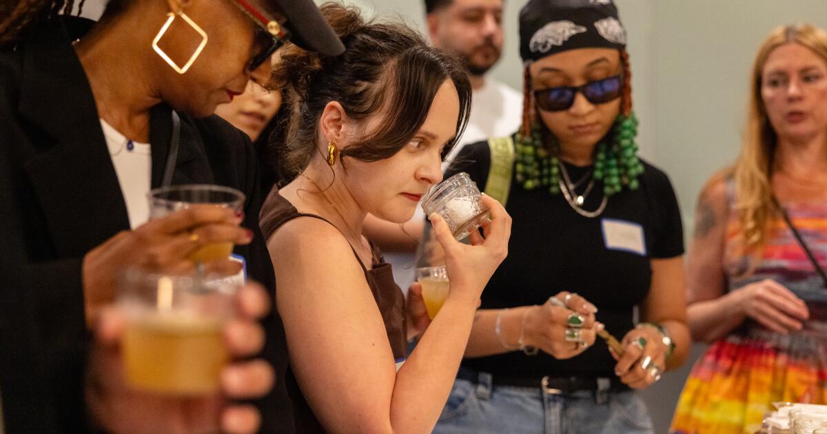 Sniff and find connection? These hip fragrance gatherings tantalize L.A.'s 'smellers'