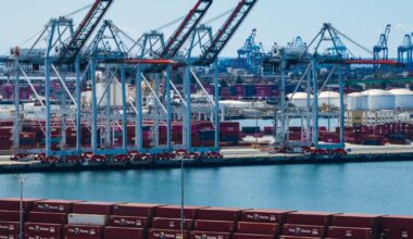 L.A. port traffic rises in April despite trade disruption, higher fuel costs