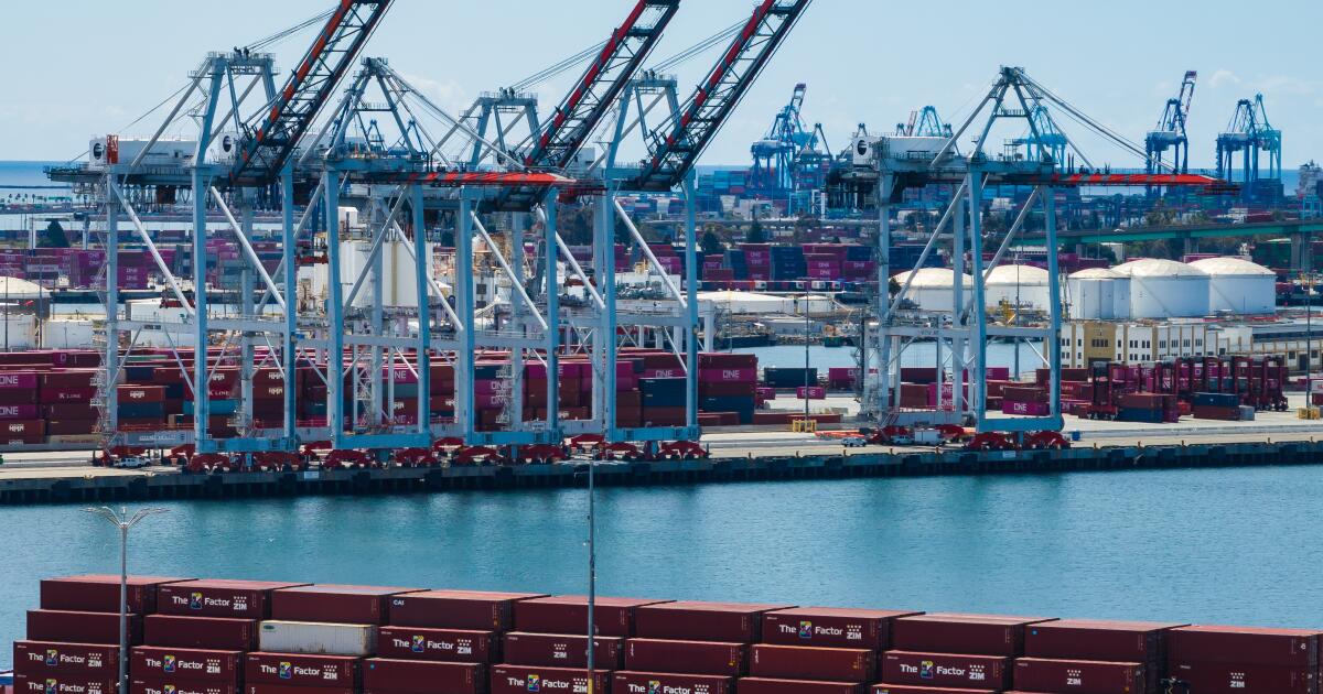 L.A. port traffic rises in April despite trade disruption, higher fuel costs