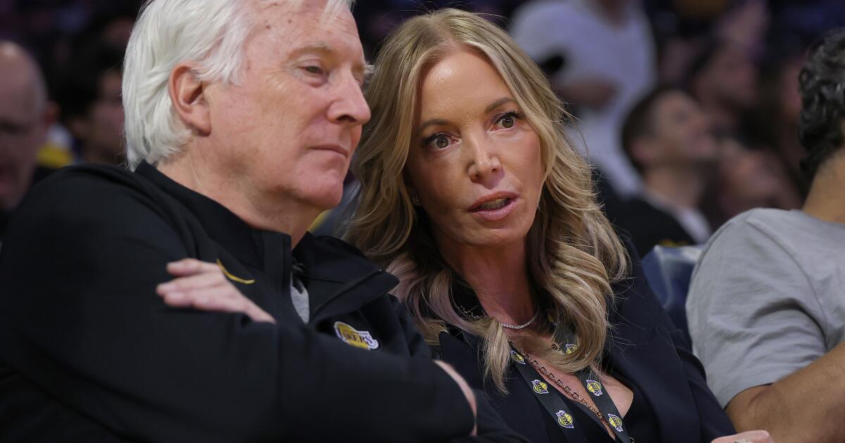 For Dodgers, getting to playoffs is not good enough for Mark Walter. For Lakers?
