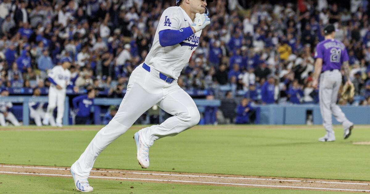 Kiké Hernández injured as Dodgers rout Rockies