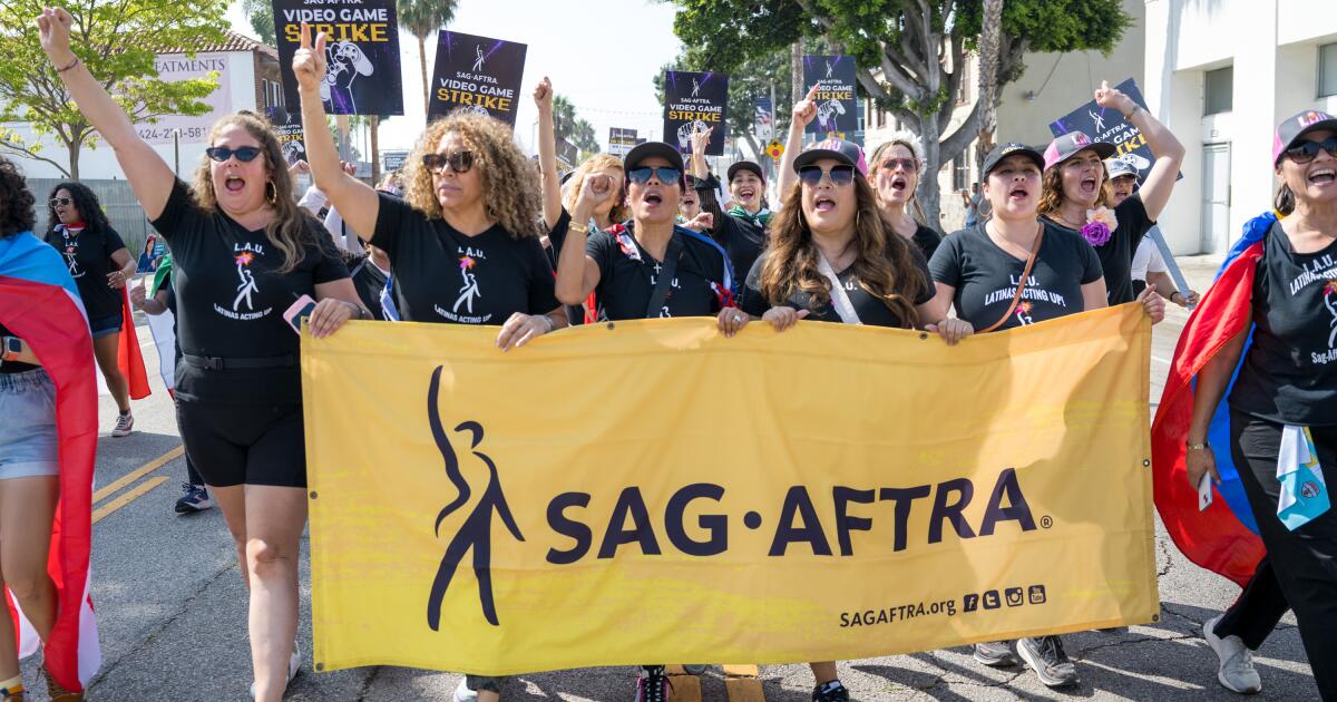 SAG-AFTRA reaches a tentative deal with the studios
