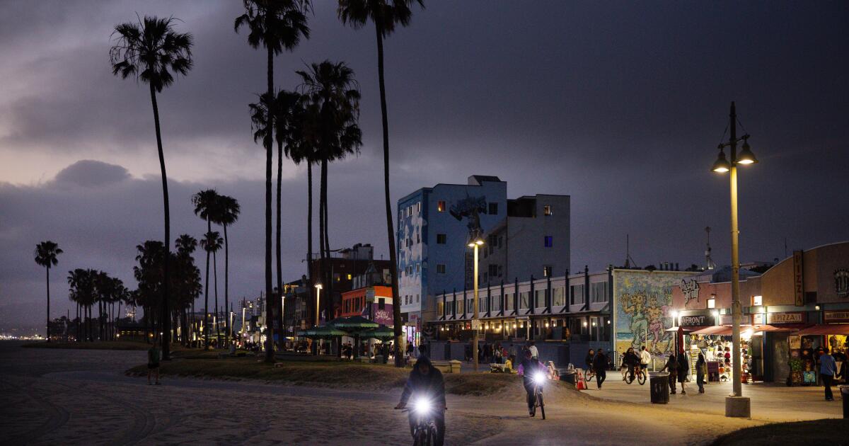 L.A.'s golden streetlights have turned harsh white. Homeowners aren't happy