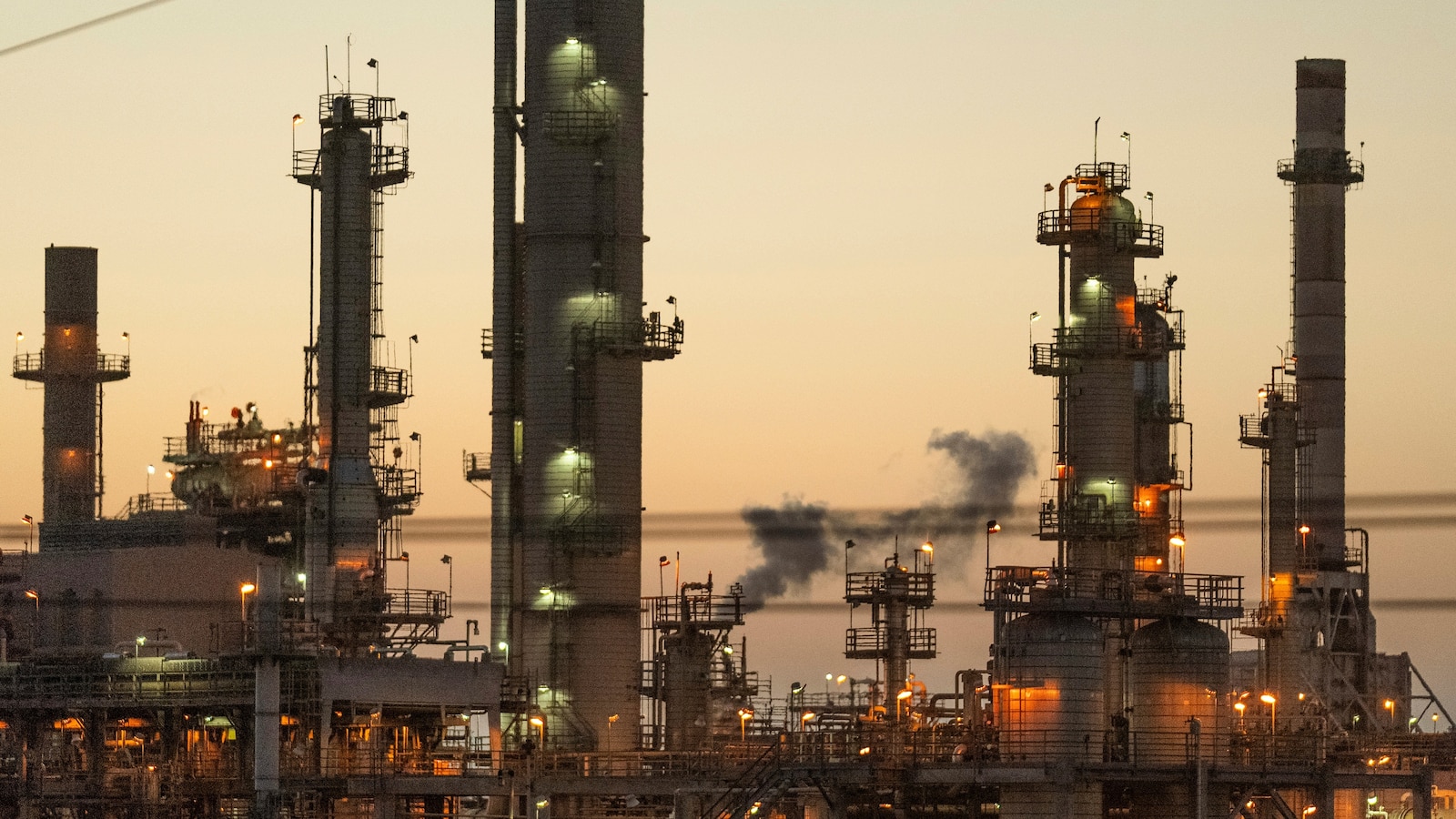 California air regulators update a key climate program, sparking pushback
