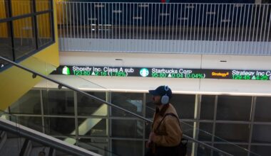 Cal State faculty push to prevent AI tools from replacing them as schools and staff experiment