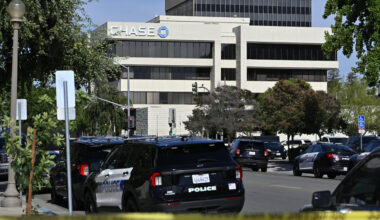 FBI Kills Suspect in Hostage Situation at Building With Bank in Bakersfield, California