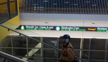Cal State faculty push to prevent AI tools from replacing them as schools and staff experiment