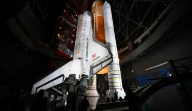 Space shuttle ready for new mission in California