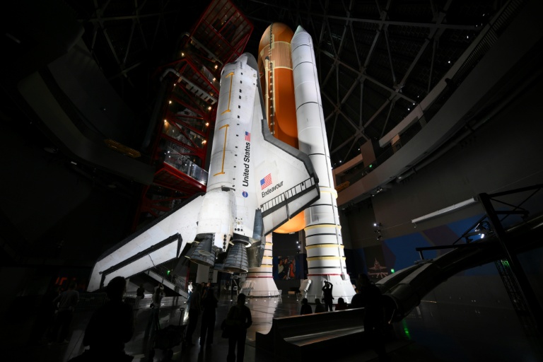 Space shuttle ready for new mission in California