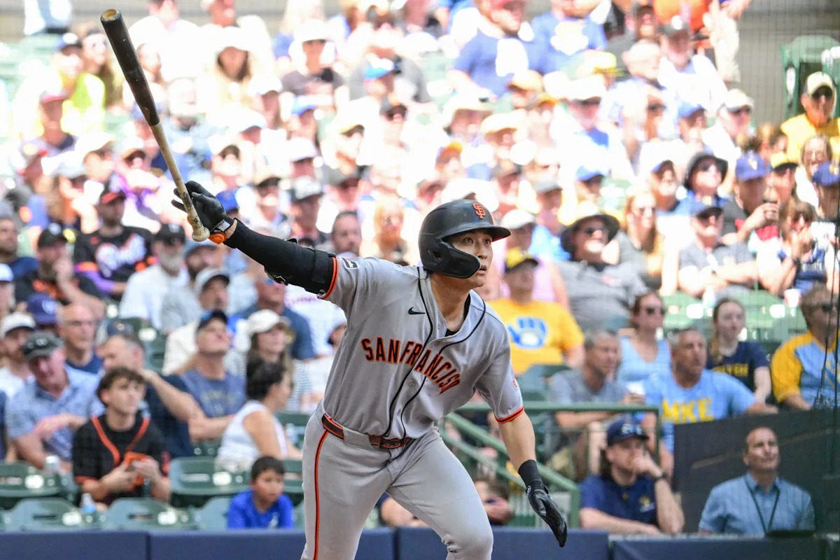 San Francisco Giants' Jung Hoo Lee on fire, longest hit streak in MLB