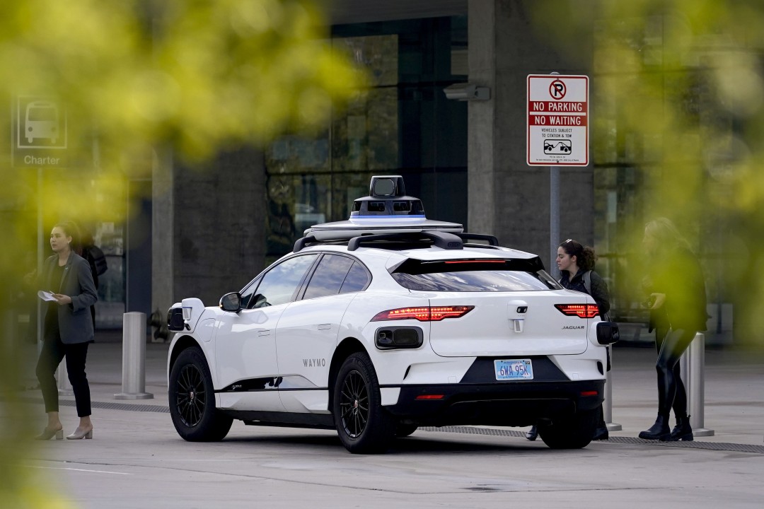 San Francisco Burglar Escapes in Driverless Taxi