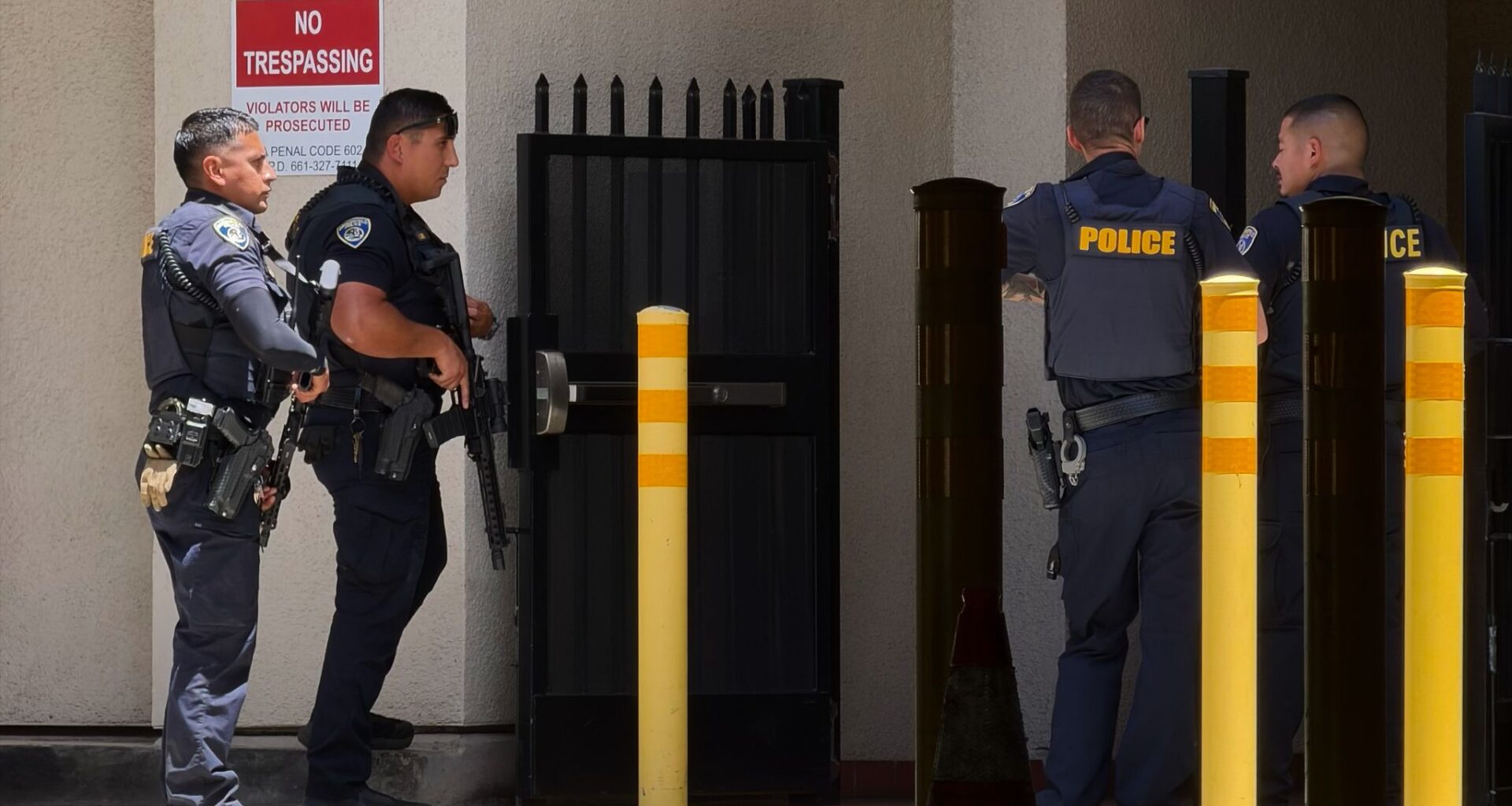Police say man barricaded himself inside bank building with others in California city of Bakersfield