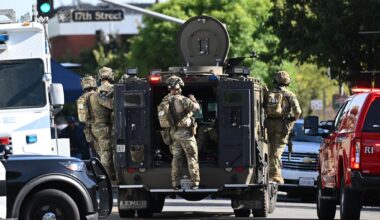 Police locked in negotiations with man in Bakersfield holding hostages