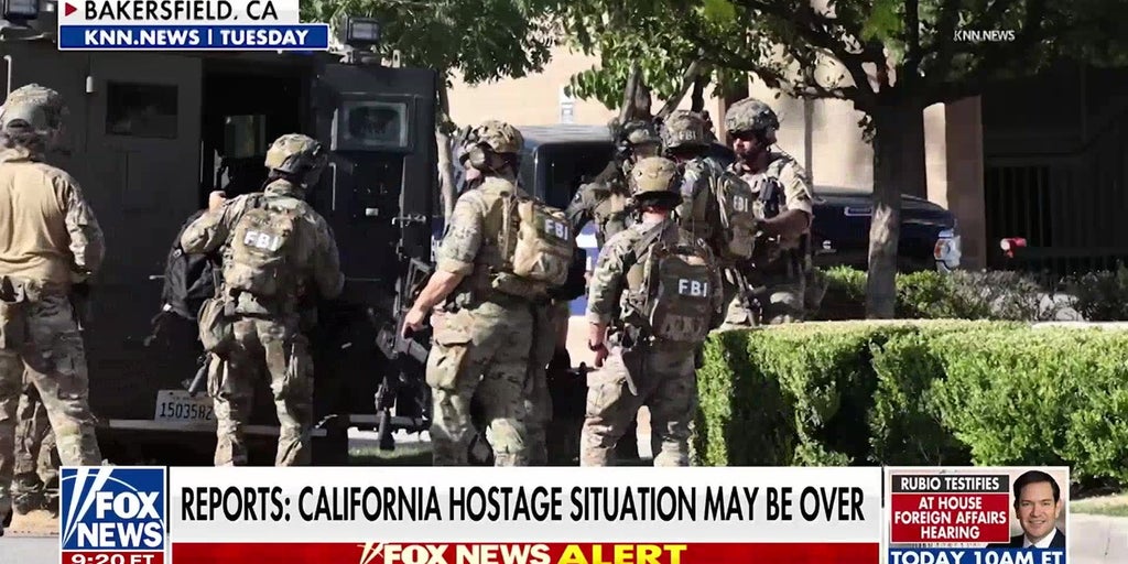 Bakersfield hostage situation ends with suspect in custody, all safe