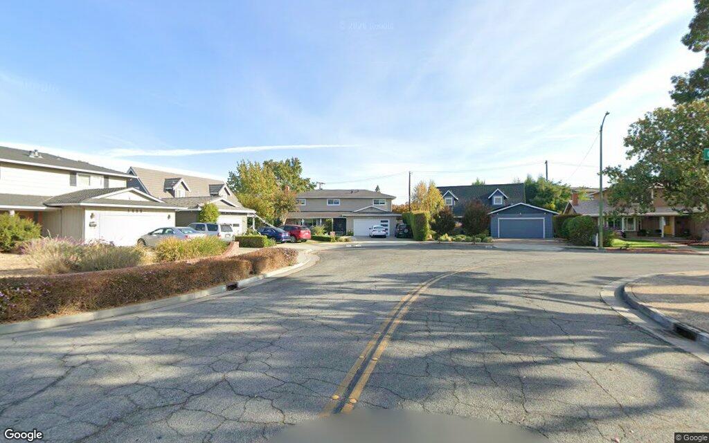 Grizilo Dr. 1695 - Google Street View