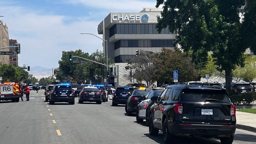 FBI agents respond after a man barricaded himself inside a building with hostages Tuesday, June 2, 2026, in Bakersfield, Calif. (KBAK/KBFX)