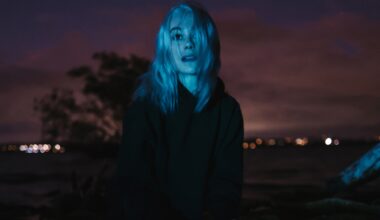 Phoebe Bridgers brings phone-free arena tour to San Francisco