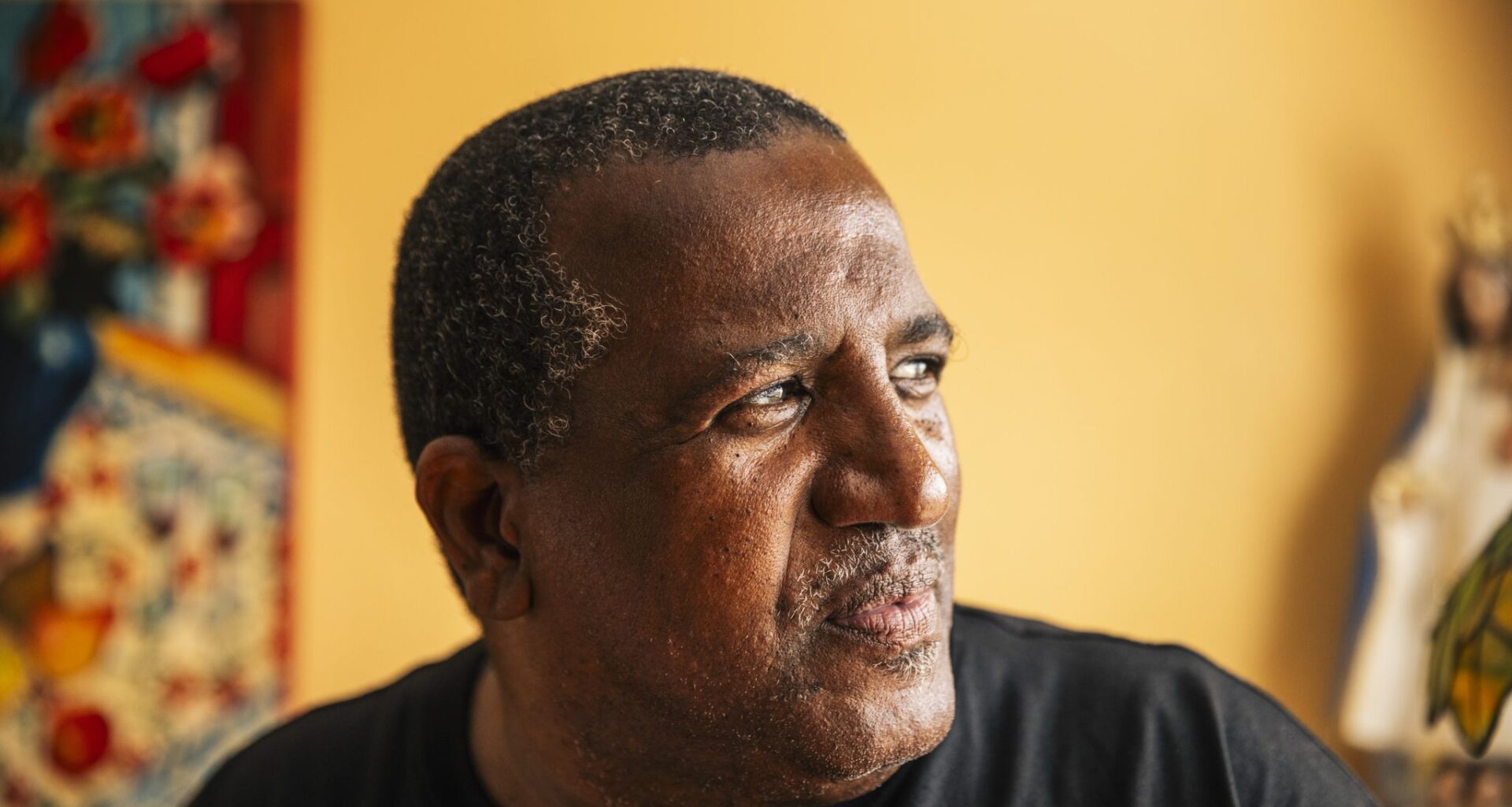 Man imprisoned unjustly for 32 years can continue suit against police