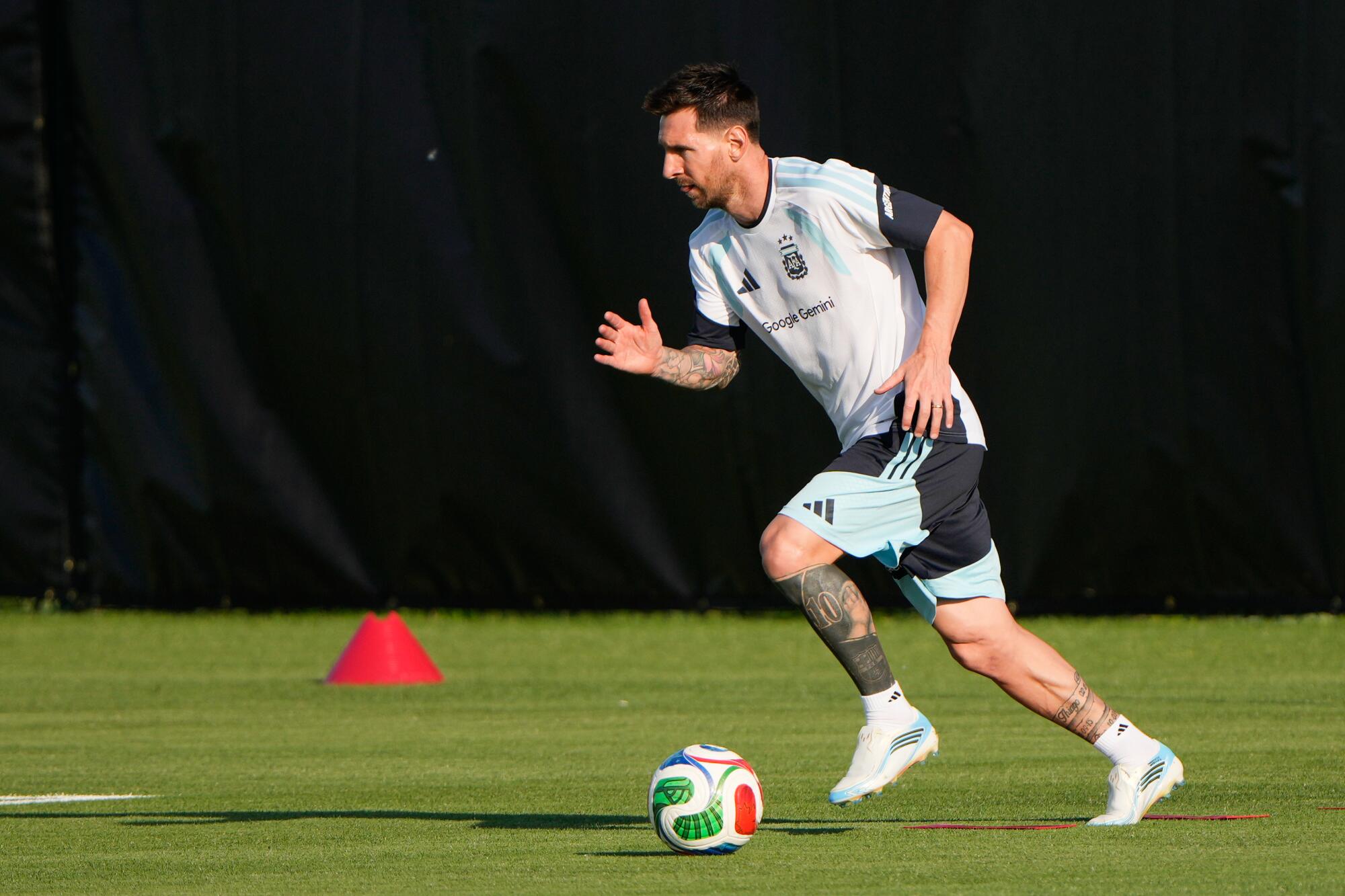 Argentina forward Lionel Messi works out in Kansas City on Wednesday.