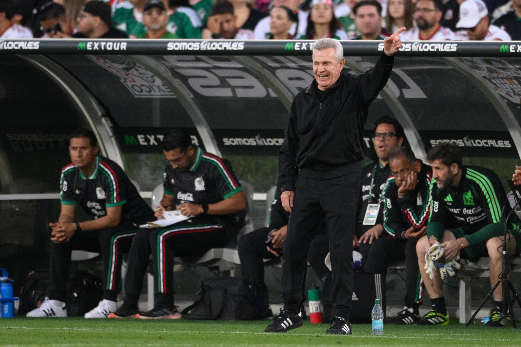 Mexico coach Javier Aguirre directs his players during a friendly against Australia on May 30 at the Rose Bowl.