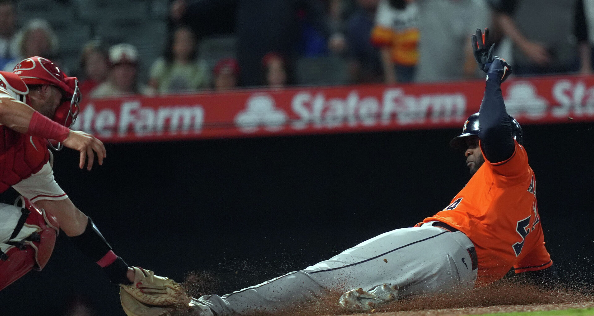 Houston Astros lose series finale to L.A. Angels in 10 innings