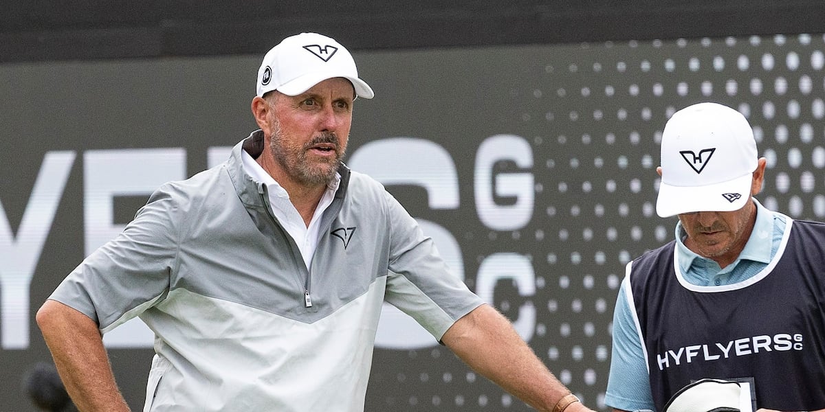 Report: Mickelson kicked out of San Diego club for inappropriate contact with female employee