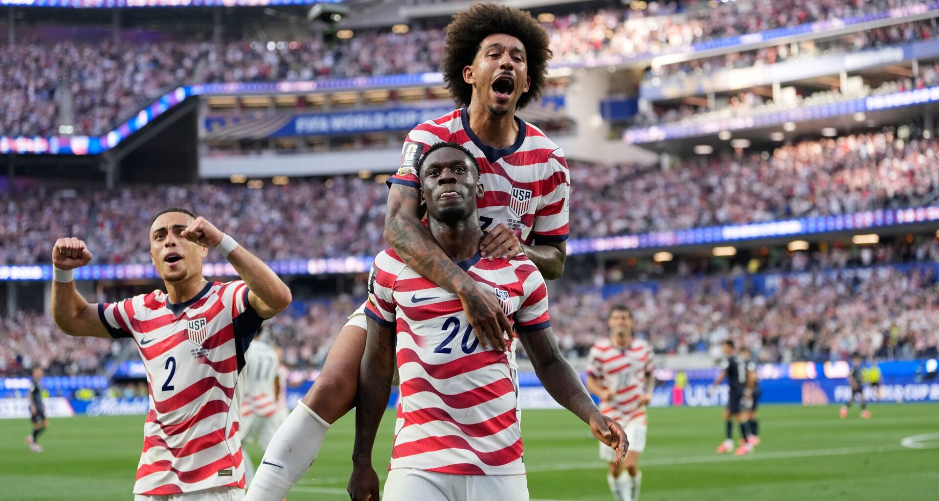 U.S. takes control early, beats Paraguay 4-1 in World Cup opener
