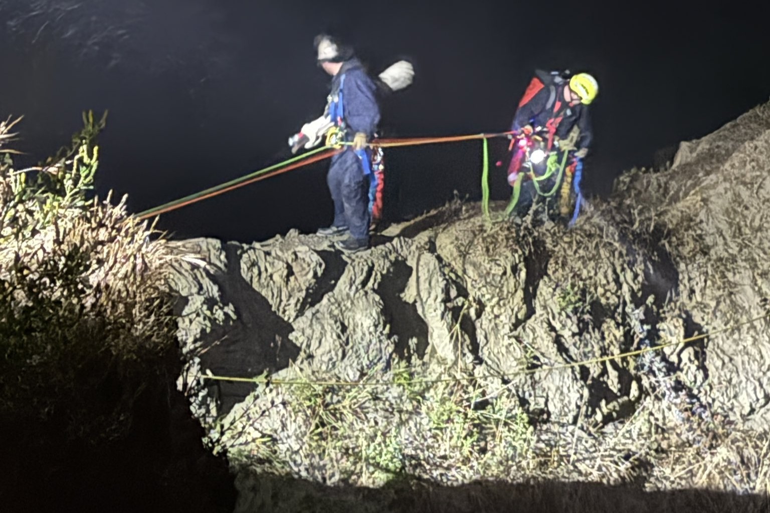 Injured hiker rescued from foggy San Francisco cliffside