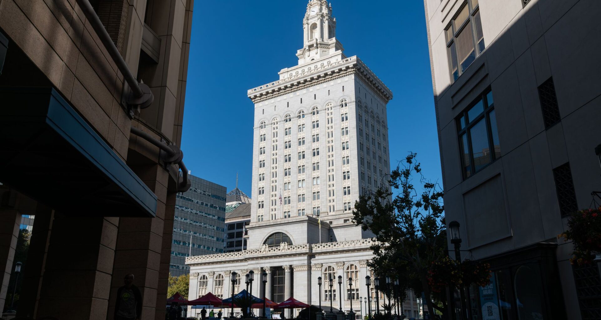 Oakland: City Council Passes Mid-Cycle Budget After Tense Meeting