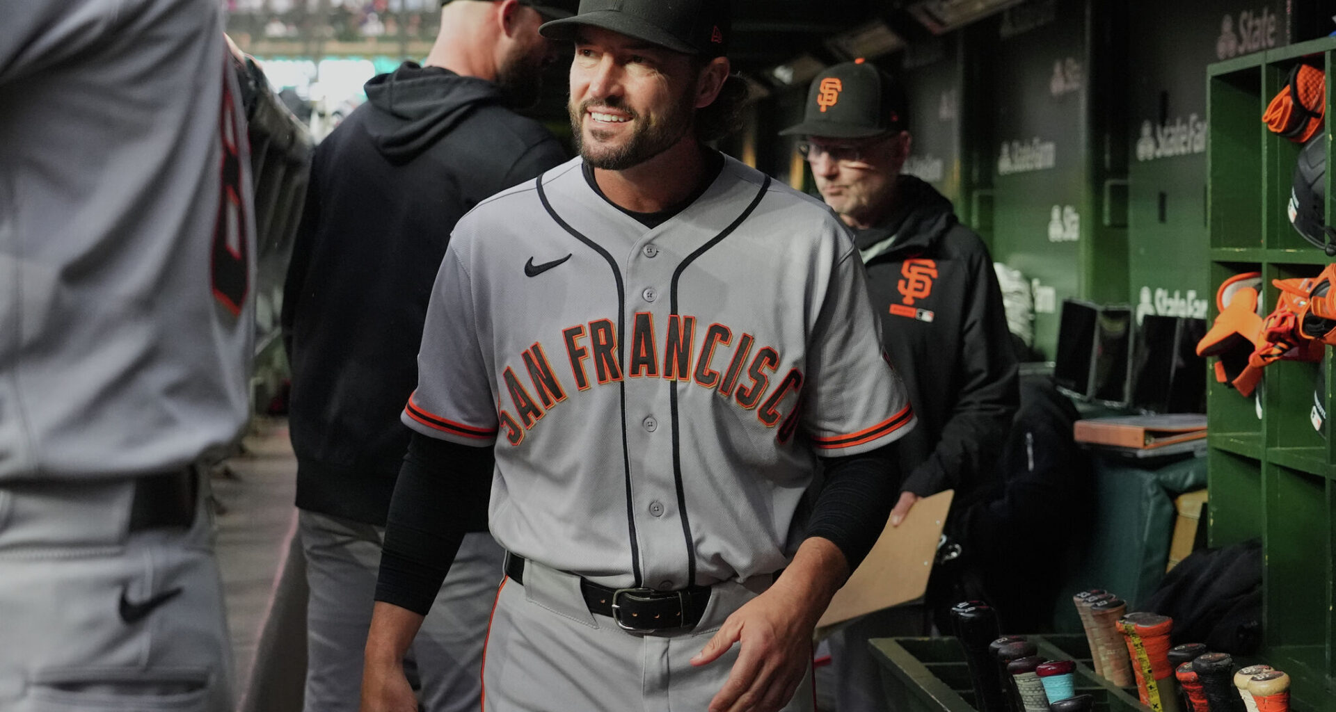 With Giants struggling, how is manager Tony Vitello handling the heat?